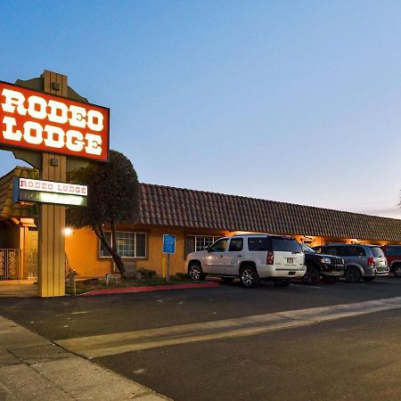 Rodeo Lodge Clovis Bagian luar foto