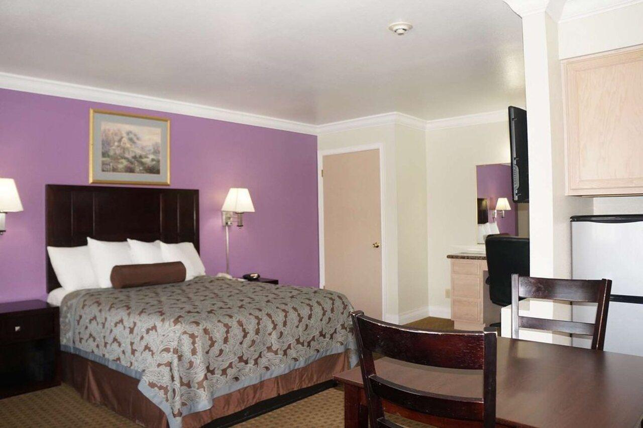 Rodeo Lodge Clovis Bagian luar foto