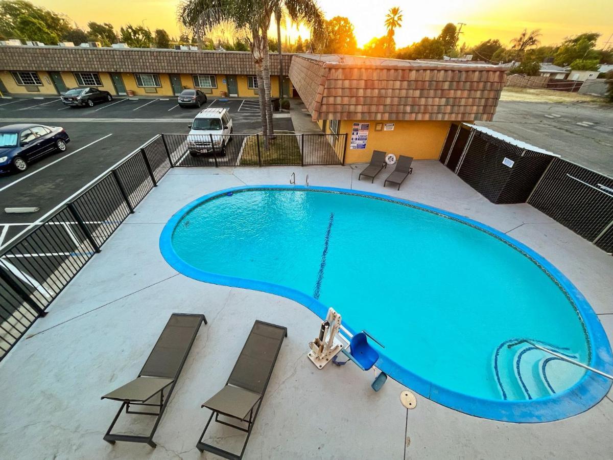 Rodeo Lodge Clovis Bagian luar foto