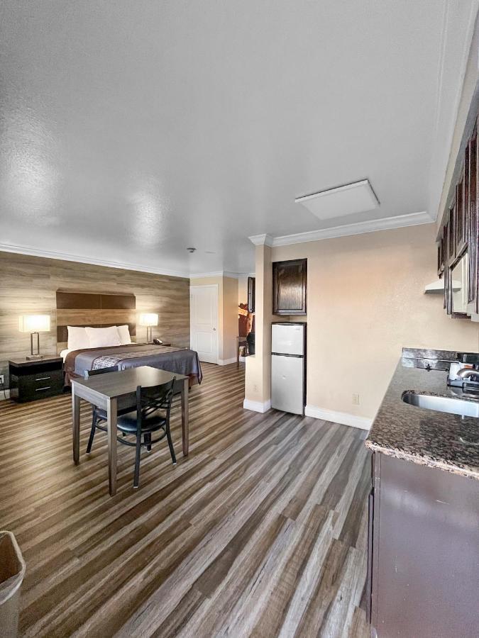 Rodeo Lodge Clovis Bagian luar foto