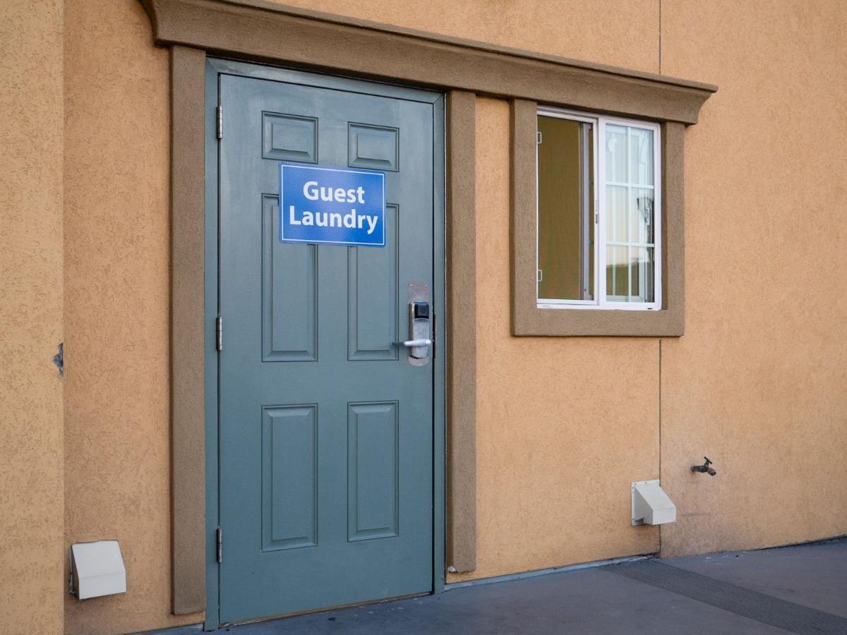 Rodeo Lodge Clovis Bagian luar foto