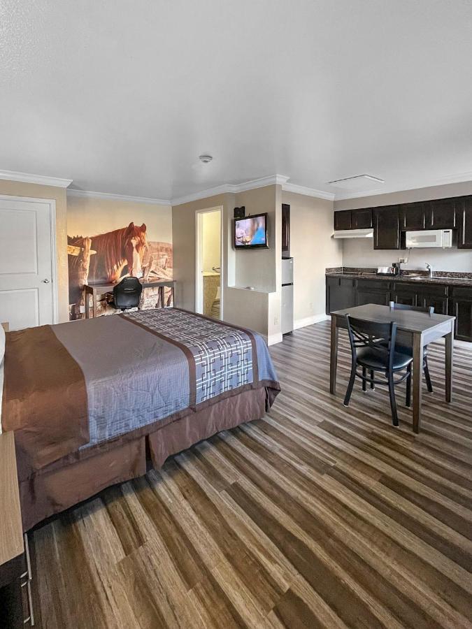 Rodeo Lodge Clovis Bagian luar foto