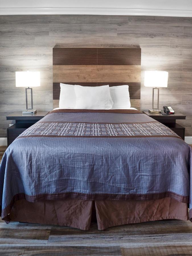 Rodeo Lodge Clovis Bagian luar foto
