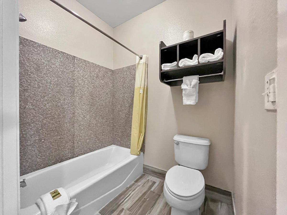 Rodeo Lodge Clovis Bagian luar foto
