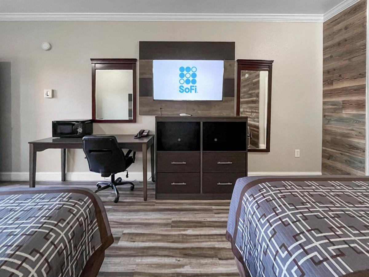 Rodeo Lodge Clovis Bagian luar foto