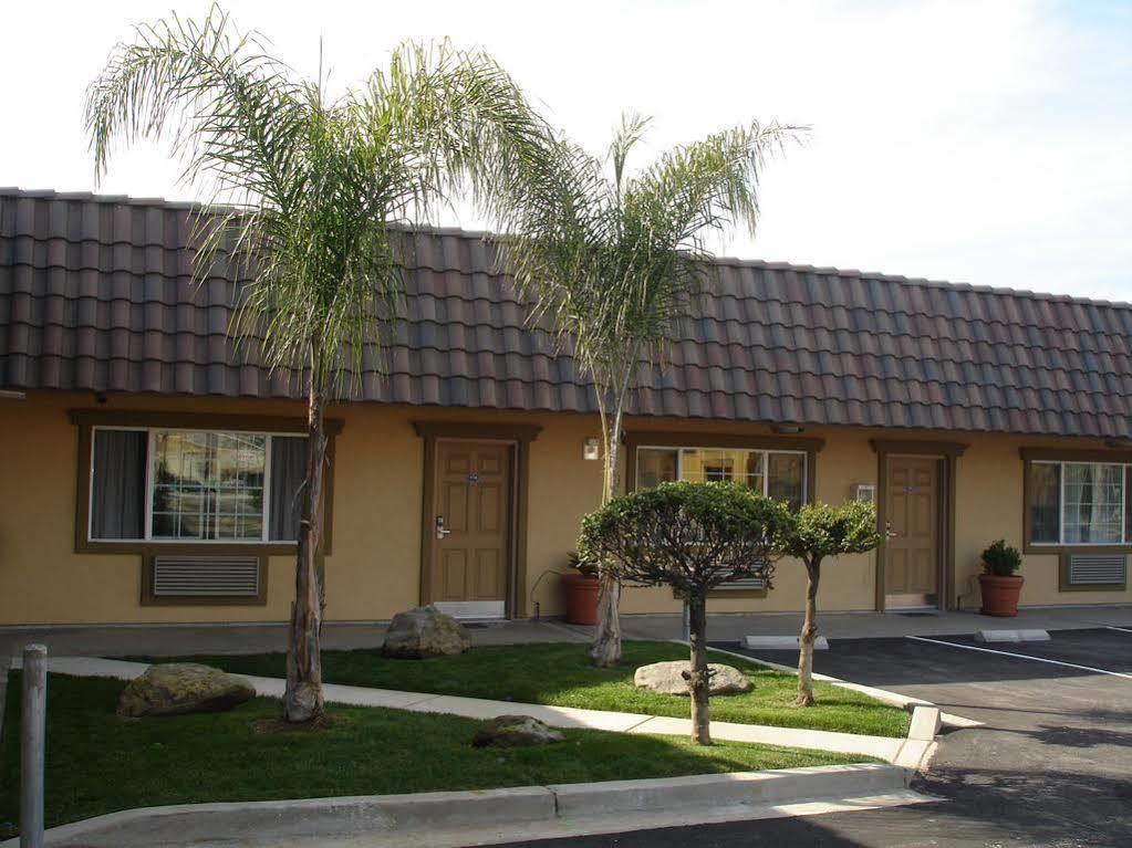 Rodeo Lodge Clovis Bagian luar foto