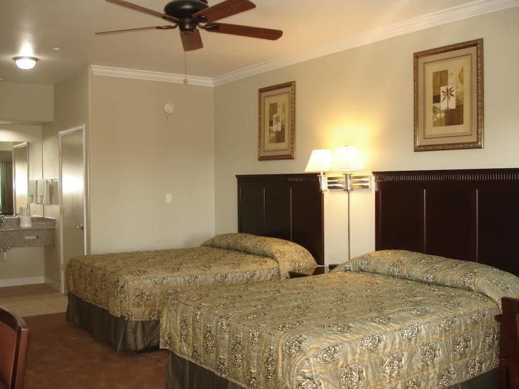 Rodeo Lodge Clovis Bagian luar foto